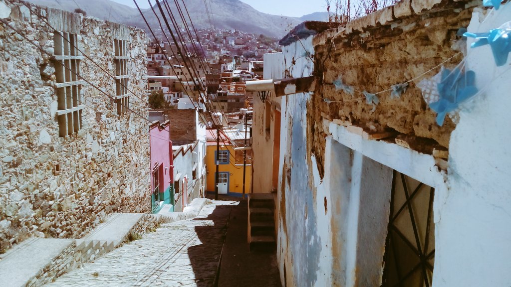las_candelarias's tweet photo. Así fue nuestro Scouting hoy en #Gto #TeamCadelarias Estamos súper cansados #HermosoGto #shorthfilm #filmmakers #Candelariasshorthfilm https://t.co/bZhnuWetJY