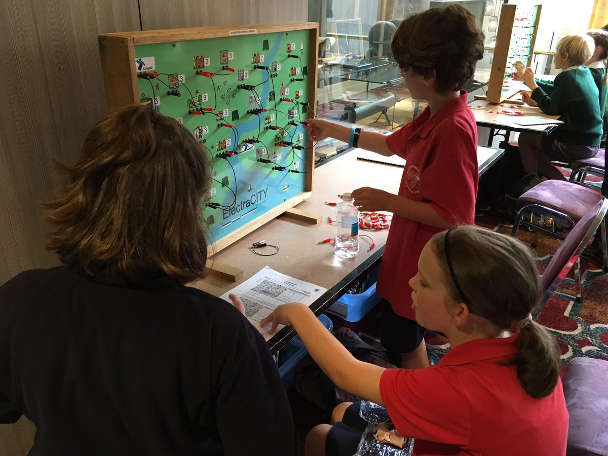 Science and Engineering day in Mittagong. Great stuff! #sciengchallenge