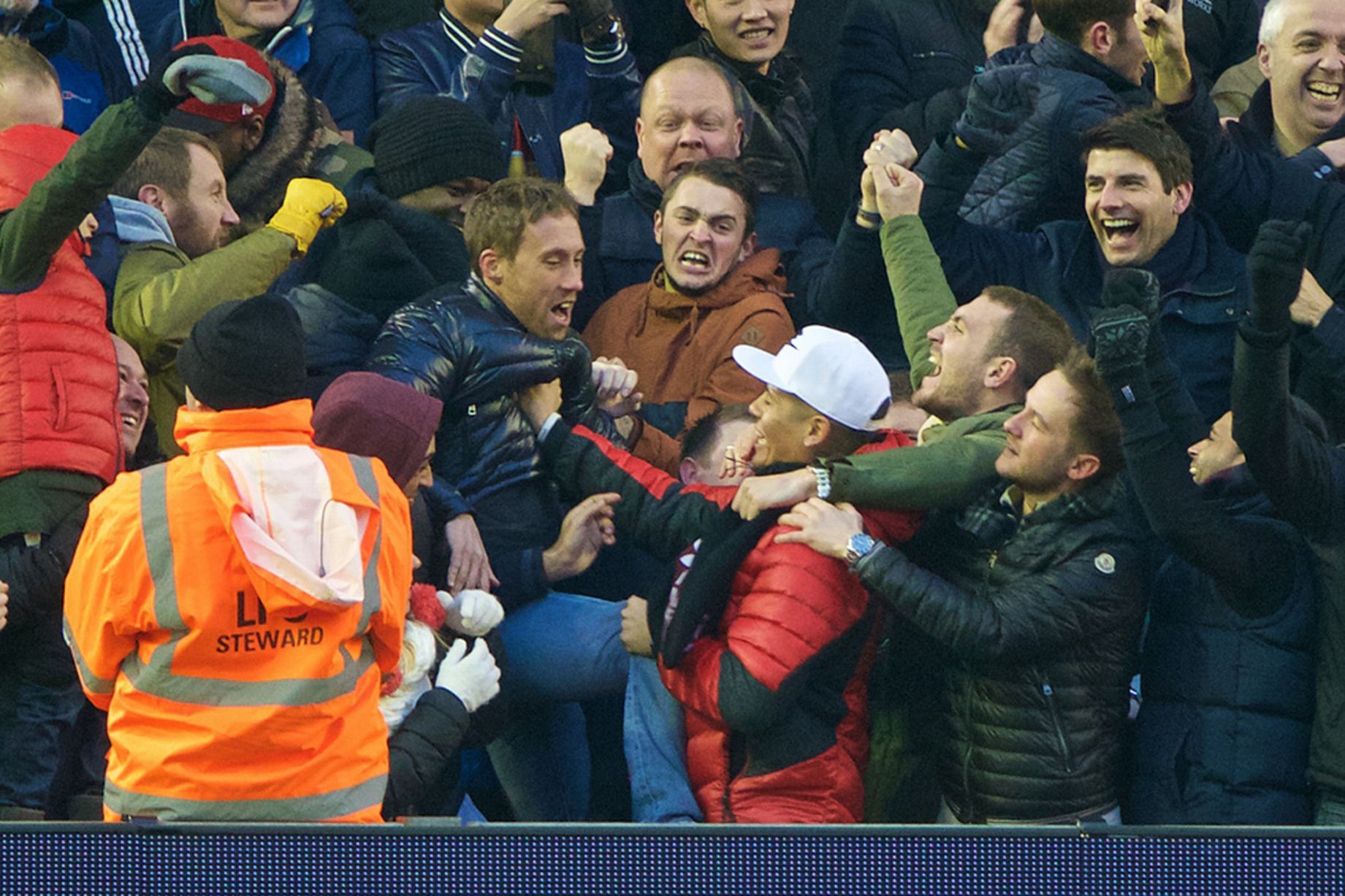 Happy 27th Birthday, Marcos Rojo! 