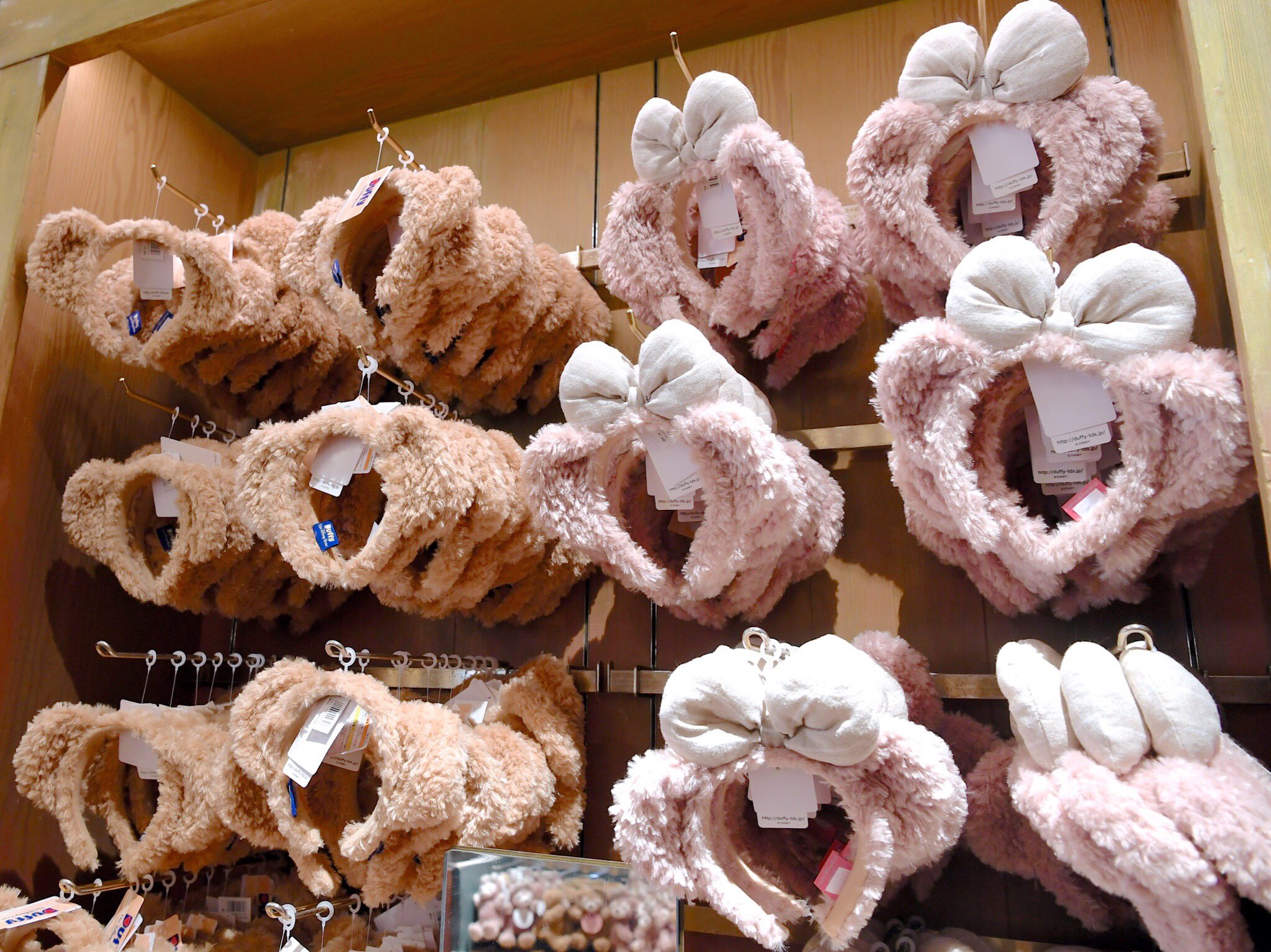 Mezzomikiのディズニーブログ 在 Twitter 上 ふわふわかわいいダッフィー シェリーメイ 東京ディズニーシー キャラクターカチューシャ発売中 詳しくは T Co Azg1uz1urk T Co Iqfpchyk96 Twitter