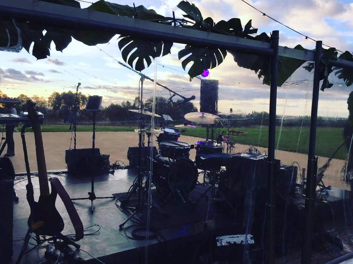 Funkified_Ent's tweet image. Open air setup for The Usual Suspects @ Sophie &amp;amp; William's countryside wedding in Woodstock on Saturday - such a stunning part of the world!