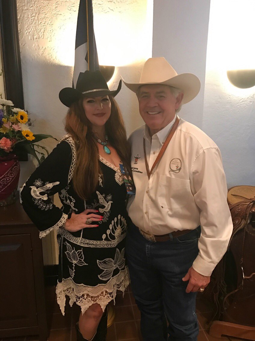 RuthieSiska's tweet photo. HLSR Houston #JackLyons. #RODEOHOUSTON #Rodeo https://t.co/JzPW7s1iKR