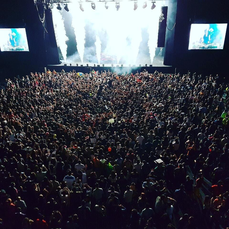 jessiecervantes's tweet photo. Así la noche en el #ExaWonderDayParty con @lfrequencies #PuraParty https://t.co/fRttFyee8m https://t.co/XFSkCQEMCu