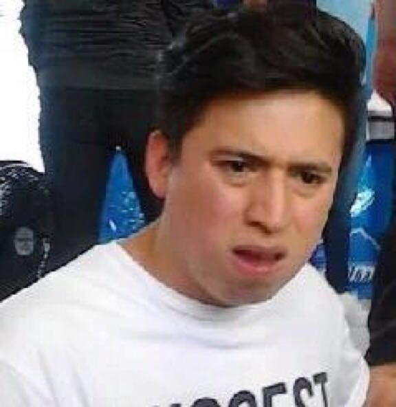 adoresfreddy's tweet image. La cara de @freddyleyva cuando le dijeron que le ponga una línea de aceite.😂

#CD9EnMasterChef