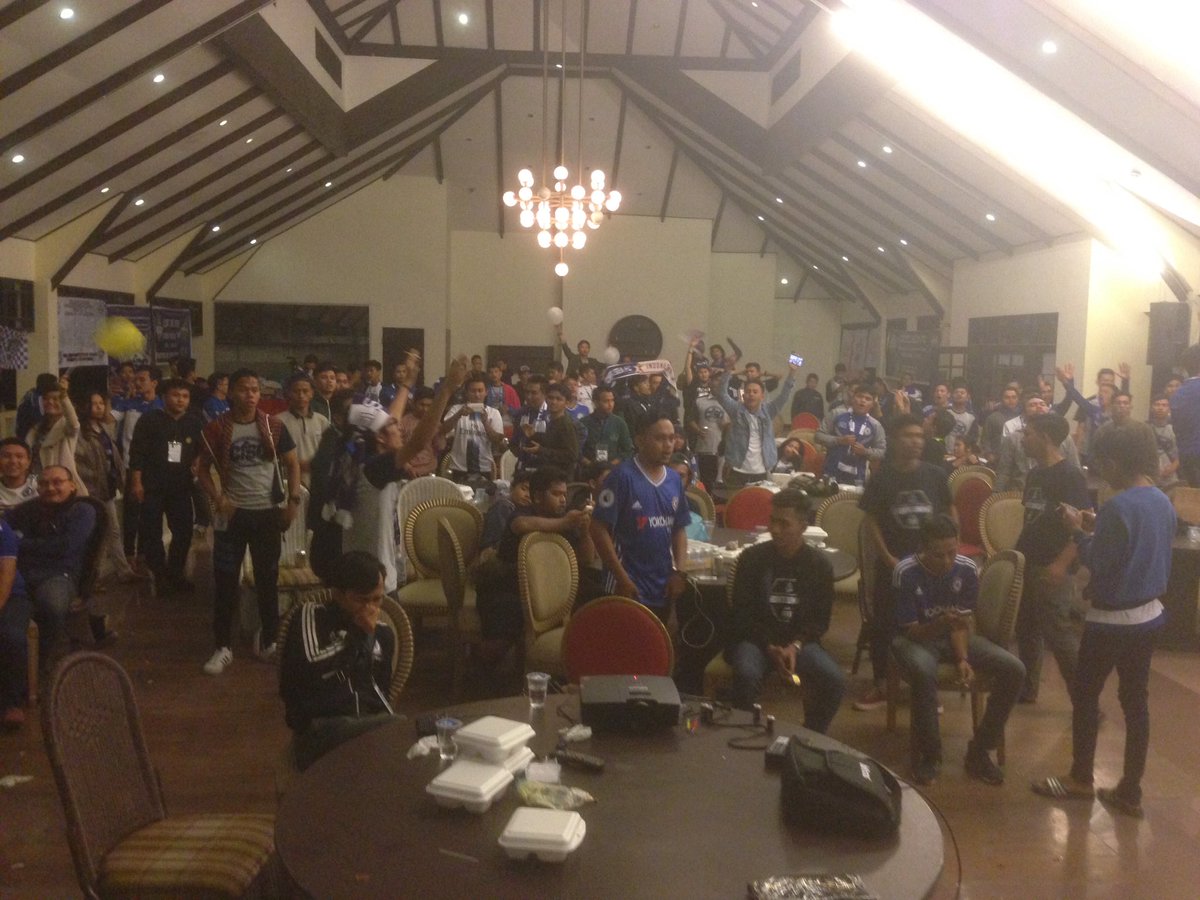 CISCbinjai_'s tweet photo. Acara makan malam dan nonbar Stoke City vs Chelsea. This Is CISC!! #Gathsum4CISC https://t.co/4CXHWitCOT