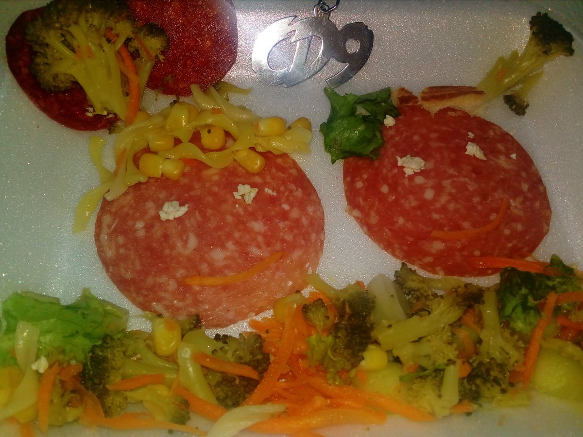 Cody_Coders's tweet image. 1-María Sabina
2-Alonso
3-michelle
Inspirado en alon y bryan.
 #CD9EnMasterChef @MasterChefMx