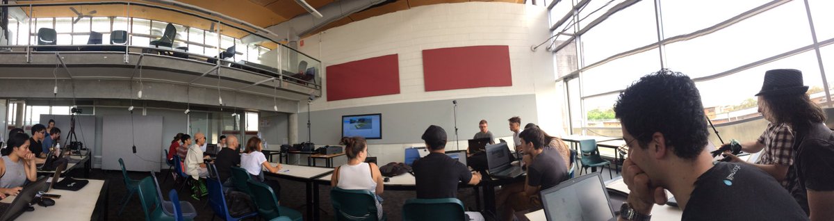 salhadidi's tweet photo. #VirtualReality #AugmentedReality workshops at our class at #code3100 in collaboration with @ArchitectureBVN @UNSWCoDe @UNSWBuiltEnv https://t.co/MUwiwwdXJj