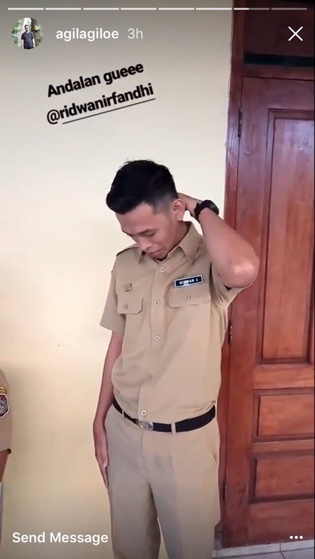 novithakania's tweet photo. Latihan pidato sek mbak @cupencup: Pak Camaaaatttt,,,, *calon mati @ridwanirfandi https://t.co/dOQ6io6qEv”