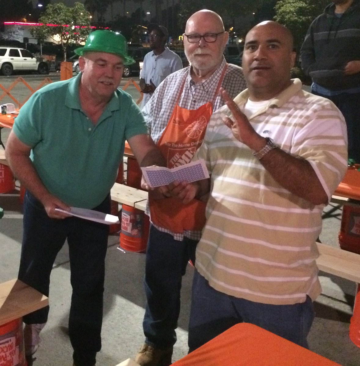 6647pro's tweet photo. Success Sharing Irish style! Associates feasted on Irish Stew and Irish Nachos and of course.. grabbed those Success Sharing Checks!! https://t.co/TaC7JDgjIw