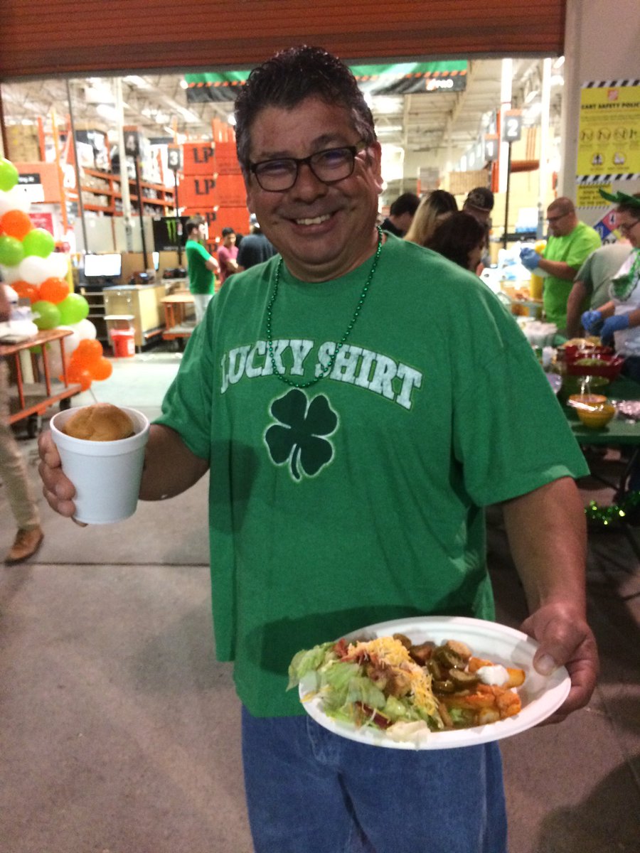 6647pro's tweet photo. Success Sharing Irish style! Associates feasted on Irish Stew and Irish Nachos and of course.. grabbed those Success Sharing Checks!! https://t.co/TaC7JDgjIw