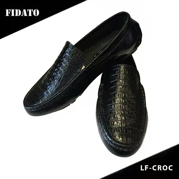 FidatoPakistan's tweet photo. Are you looking for a leisurely style? Try on one of our #loafers.
#Shop #Online: https://t.co/JUHUOSLnae
#DesignerFootwear #HandMade https://t.co/su1k36JQbC