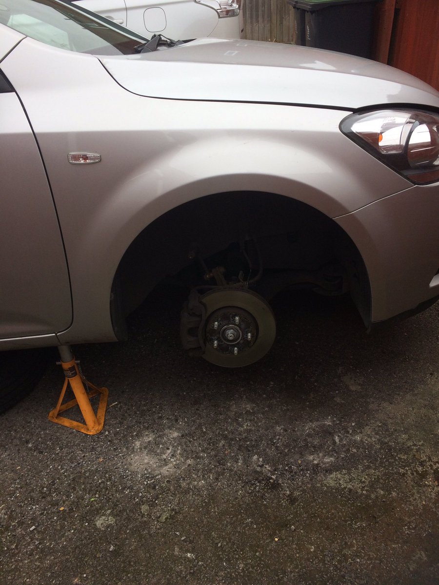 andyrbow's tweet photo. First drive in three weeks front spring snaps. #mobilemechanic to the rescue https://t.co/W2MyVqGmDa
