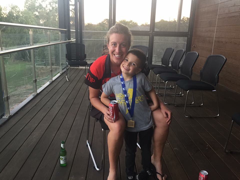 breebinch's tweet photo. Premiers Babyyyyyy 🔴⚫️ #EMPY #lovethisclub https://t.co/fhstrlncNr