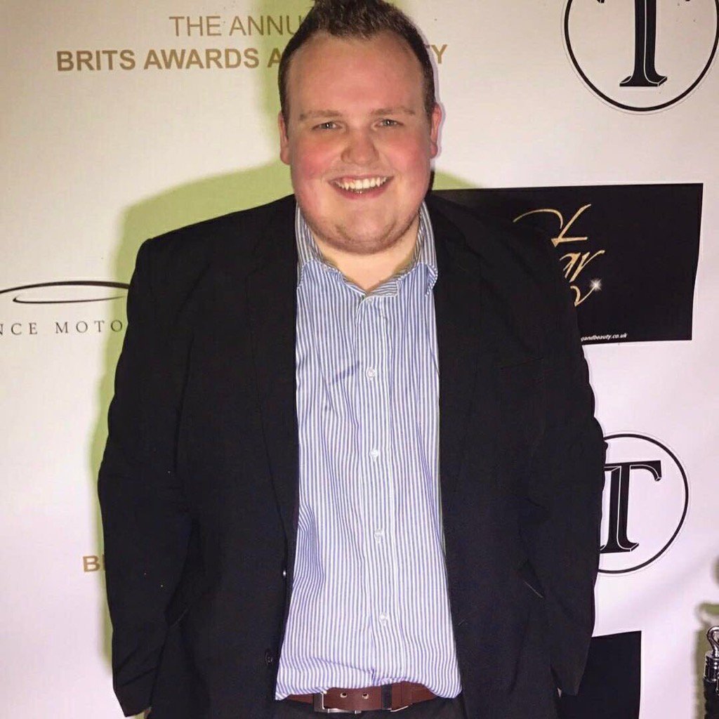Stephencooper12's tweet photo. Work at the King WIlliam, get on the red carpet at the Brits! Alex, KW legend #PCPprideAMDM https://t.co/OsXw18Whh0
