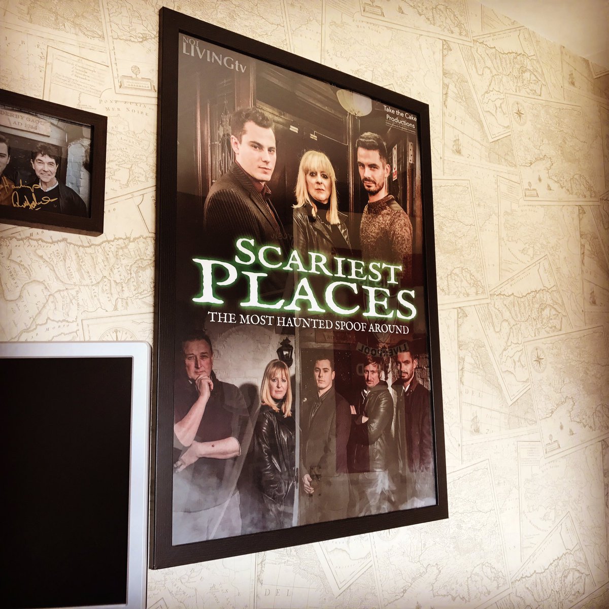 thatfunnybloke's tweet photo. Office is looking boss #ScariestPlaces #MerricksGhostTowns #Spoof #Paranormal #MostHaunted @TakeTheCakePro @MerrickAlora 👻👻👻 https://t.co/gXsr3GiJdh