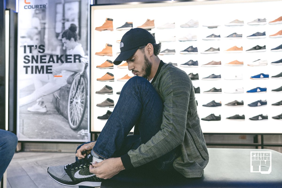 PtitDelireTv's tweet photo. 🔥🔥🔥
Tu reves du flow de @DeenBurbigo 
GAGNE TA PAIRE de Flyknit Racer
RT + Follow @PtitDelireTv 
TAS le 27.03 à 12H
https://t.co/fJEJm1KSnv https://t.co/worYtGQBMG