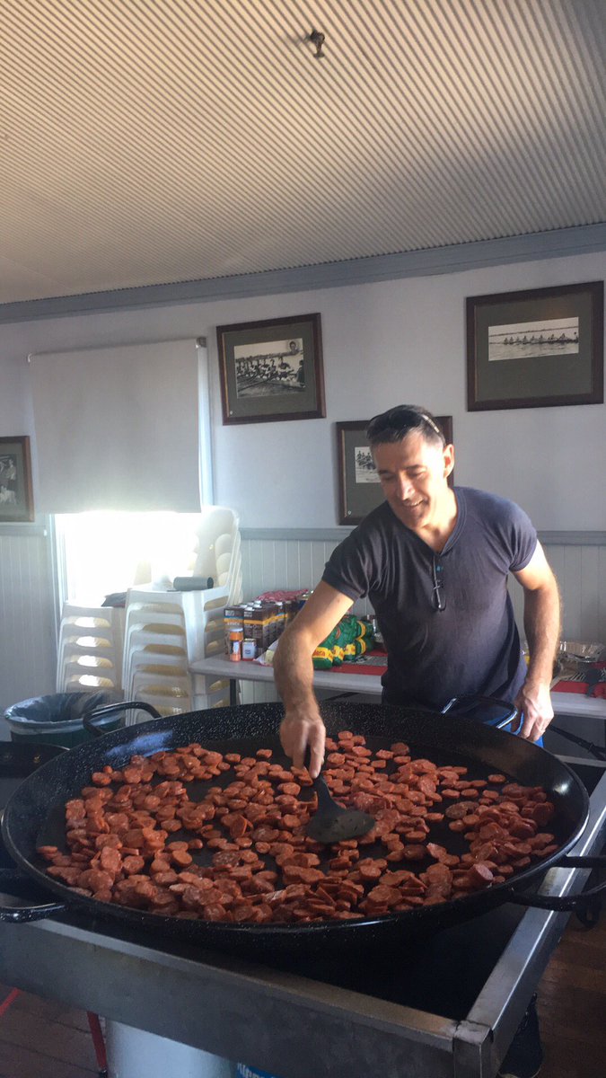 WARowingClub's tweet photo. Our 2017 Season kick off with the Paella King #warc #rowing https://t.co/oqN3B1eIcE