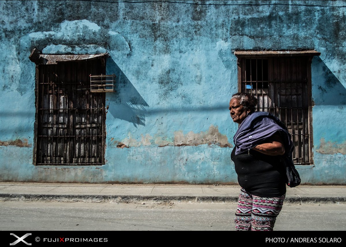 fujixproimages's tweet photo. #Cuba #Trinitad #old #city #woman #blue #streetphoto #streetphotography #b&w #fuji #xpro1 #fujinon18 https://t.co/9XW5SAH39X