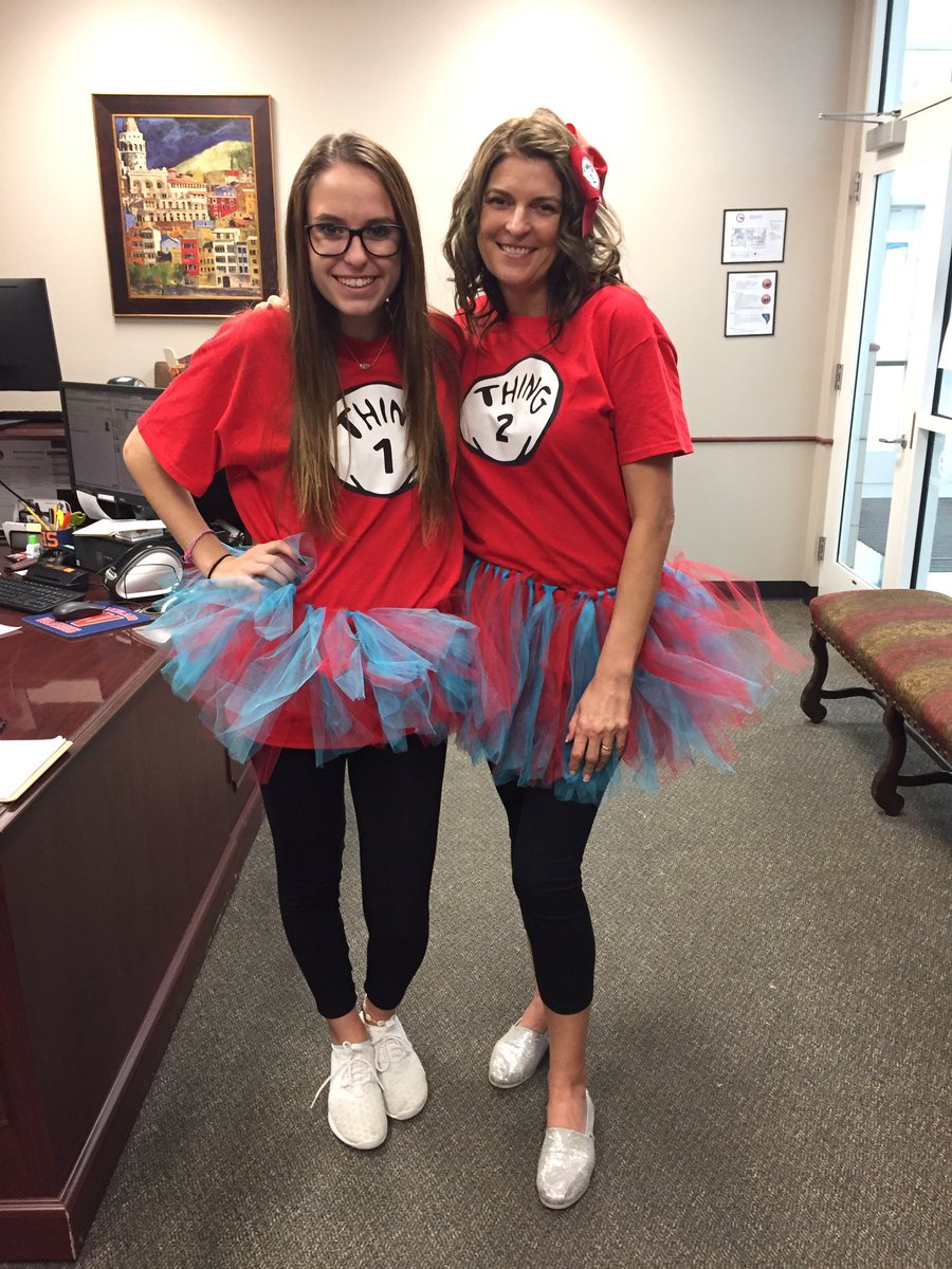 emilysopp11's tweet photo. happy birthday momma everyone at school loves you bc you're cool and have an accent #gojacqui i love you❤️ https://t.co/L6ghEmHIF5