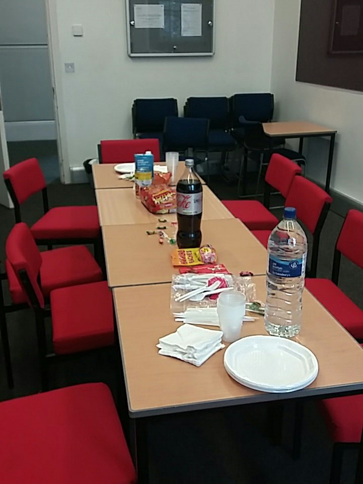 citycassjsoc's tweet photo. Getting ready for #Reclaim lunch with @Louise_UJS. Pizza is on the way! https://t.co/gmfqqNu3Dk