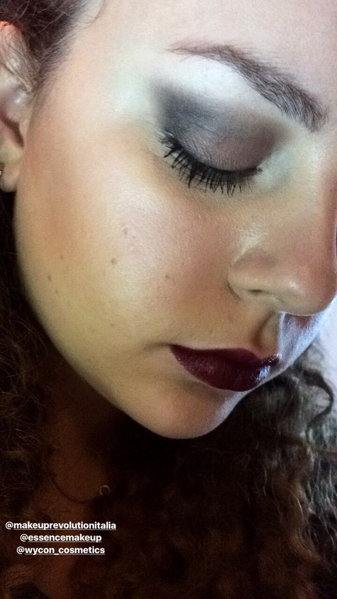 CerebellaMakeup's tweet photo. Goodmorning! #makeup #beauty #love #Matt           https://t.co/hL8ItLNrzk https://t.co/oR83m1pZ5V