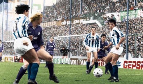 LasRemontadas's tweet photo. Schuster en el encuentro ante la Real Sociedad en 1987. https://t.co/ndI7jIw021