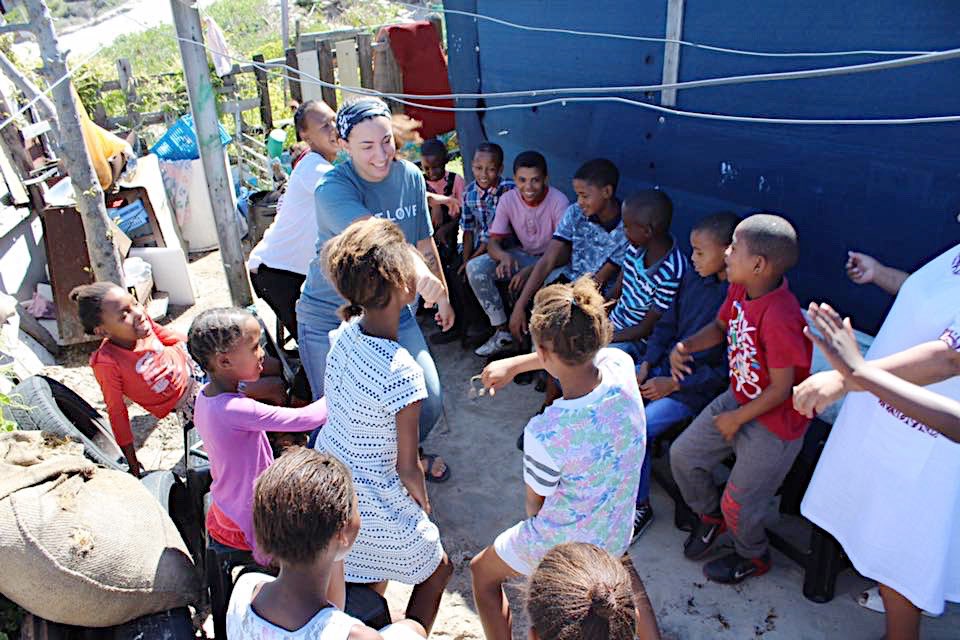Abigale_Marie_'s tweet photo. This is my life y'all 😍 every Sunday I get to teach these kids about Jesus and they teach me how to have fun when they have nothing. 💖🇿🇦 https://t.co/X5yXWuHmTN
