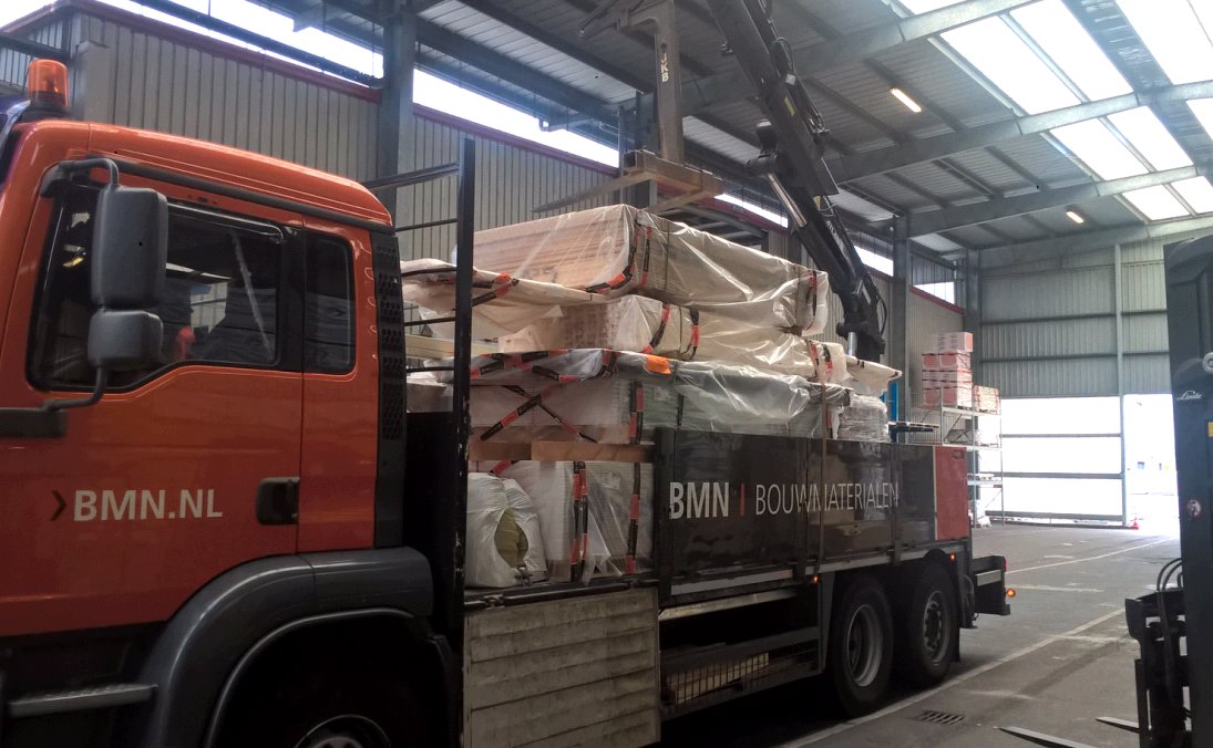BMNgroningen's tweet photo. Goedemorgen! En we gaan weer onderweg naar de klant met een vracht mooie materialen! #besteservice #flexibelelogistiek #doenwe! https://t.co/wJQUKH8TZf