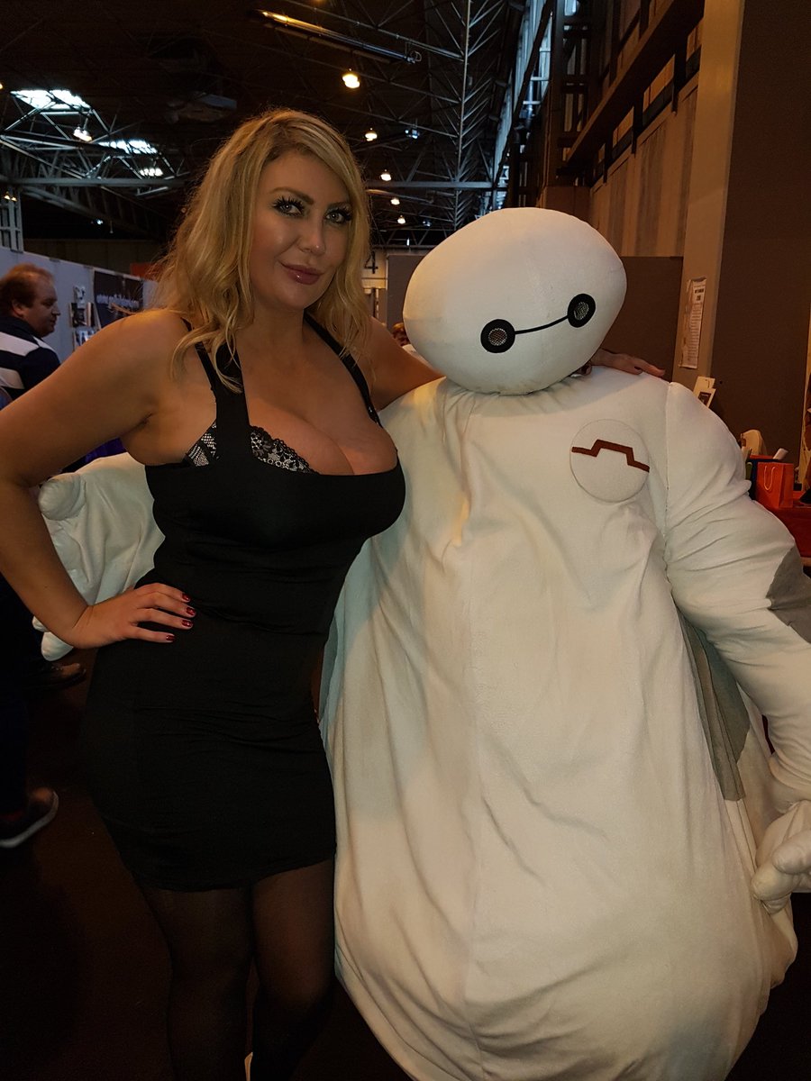 andybaymax's tweet image. me with my good friend miss derby