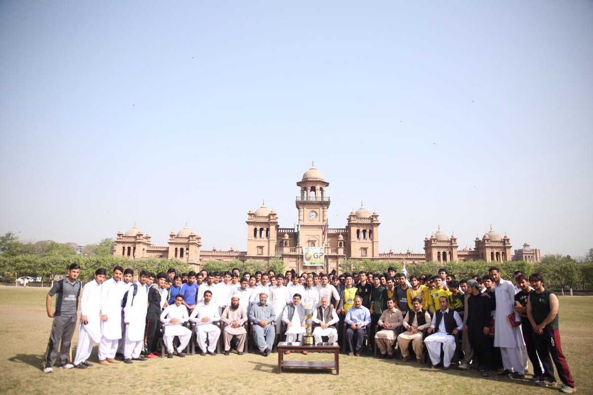 PeshawarZalmi's tweet photo. Historic Islamia College Peshawar Welcome @thePSLt20 Trophy #ZalmiChampions #ZaYamZalmai #PSLTrophyTour https://t.co/iZbO4Tyew9