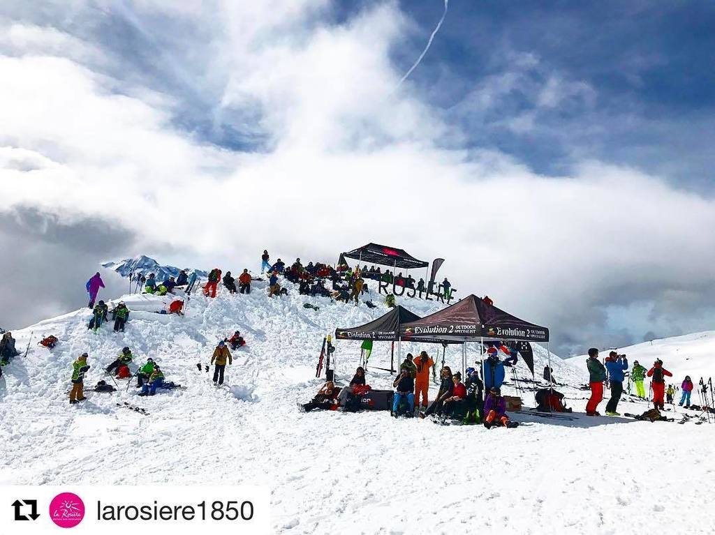 edgemags's tweet photo. Freeride junior tour kicked off in #LaRosiere yesterday!! Yeeeewwwww
#LoveLaRosiere https://t.co/zu6UD4rTDg https://t.co/WtpE3nBcuk