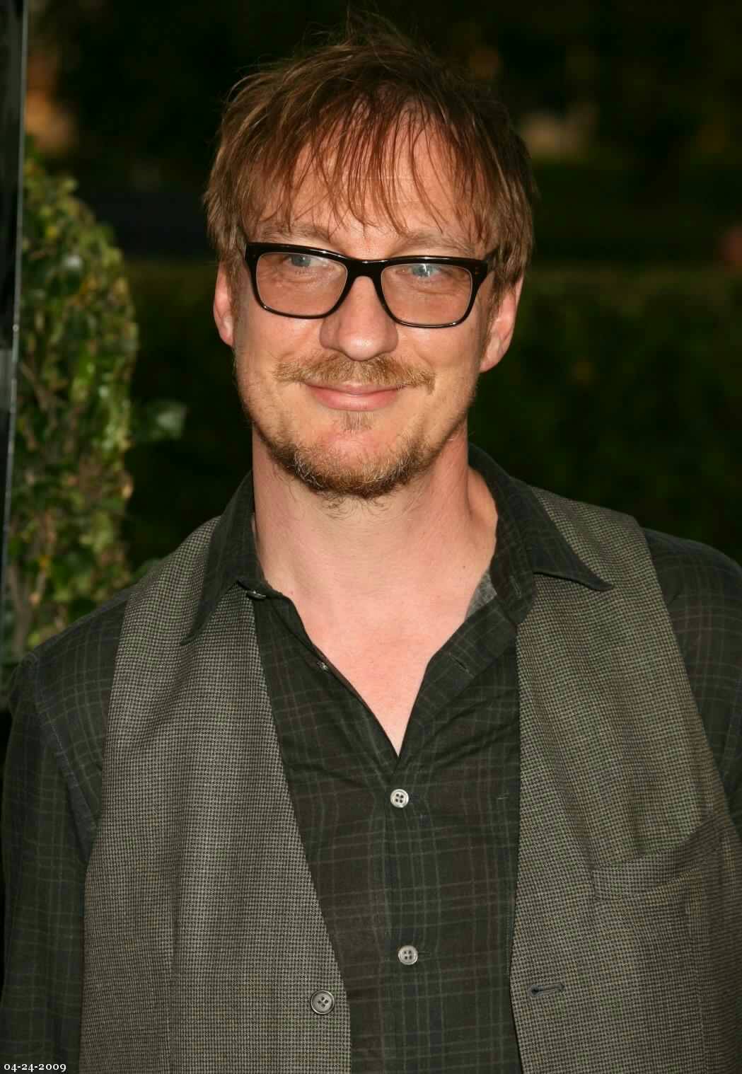 Happy birthday to David Thewlis! The actor who perfectly potrayed Remus Lupin. 