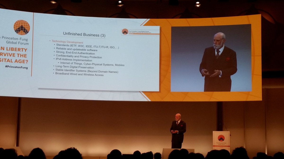 Digitalisiert heißt lange nicht: für immer verfügbar. #PrincetonFung mit Vinton Cerf.