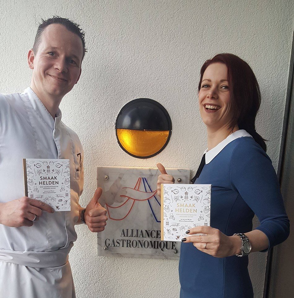 KoopmansBlauwe's tweet photo. Smaakvolle vermelding jubileumboek #Smaakhelden "KoopmansBlauwePieper een heerlijk kruimig aardappeltje"! bij Joris @Michelin #AandeZweth https://t.co/ESJxgTvTwZ