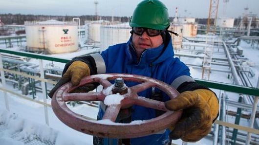 Russia cutting production by 300,000 barrels per day come end of April
#Russia #Oil  #CuttingProduction 

cnbc.com/2017/03/17/rus…