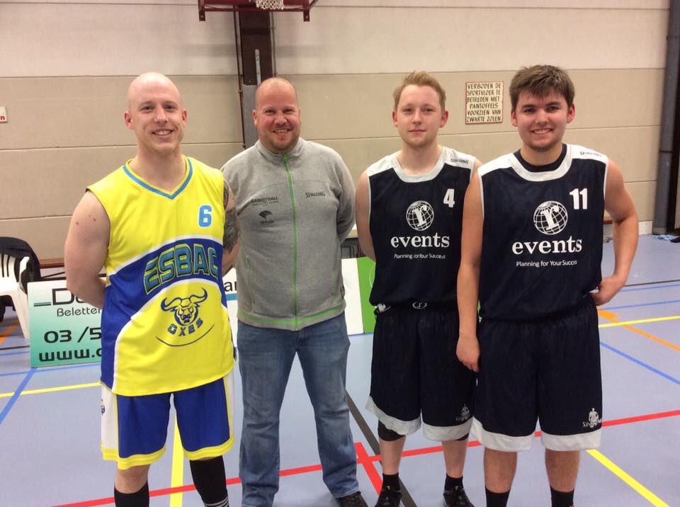 Dit weekend was er een YSE-Reünie tijdens de wedstrijd Makeba - Esbac. Coach Nick en coach Wesley namen het op tegen Coach Tom en Coach Bart