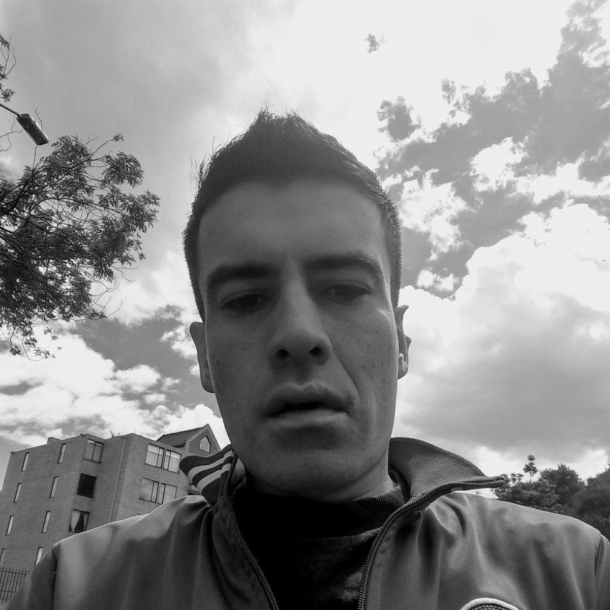 sebas_matiz's tweet photo. #NuevaFotoDePerfil https://t.co/6nLWxr4hv0