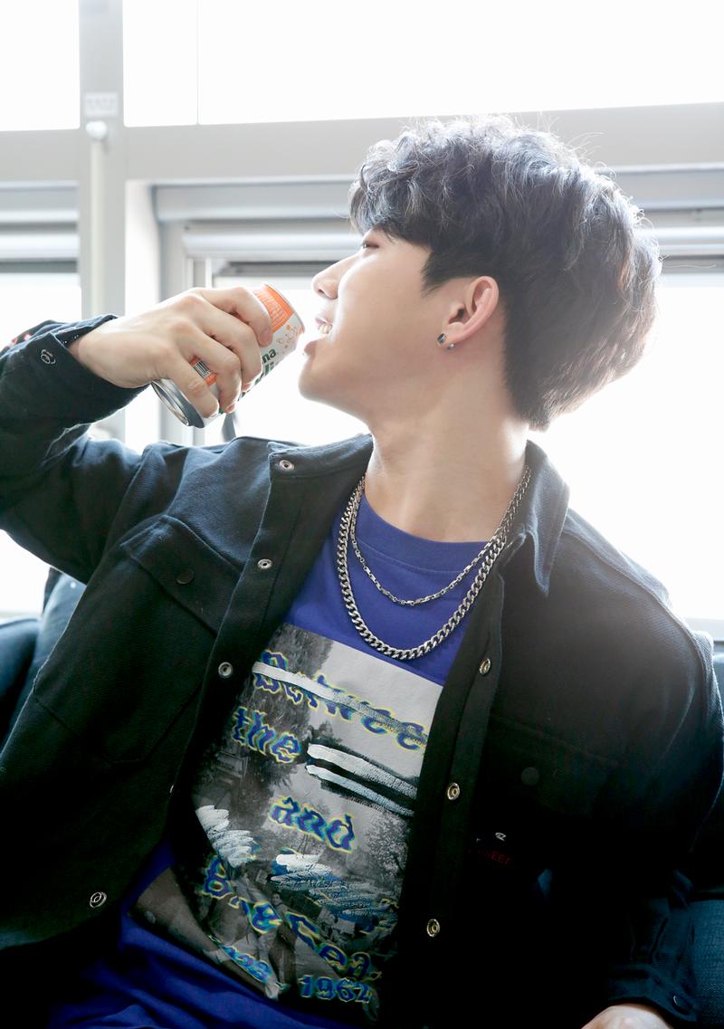 Knocked_Dowoon's tweet photo. CF를 노리는... 😭😍😭😍😭😍😭😍😭😍 https://t.co/1P6TX9zjXh