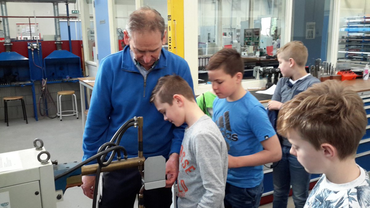 Wat een geweldige Twentse Techniek Week! De kinderen waren heel enthousiast! Het thema dit jaar was, 'Bouw het huis van de toekomst'. 👍