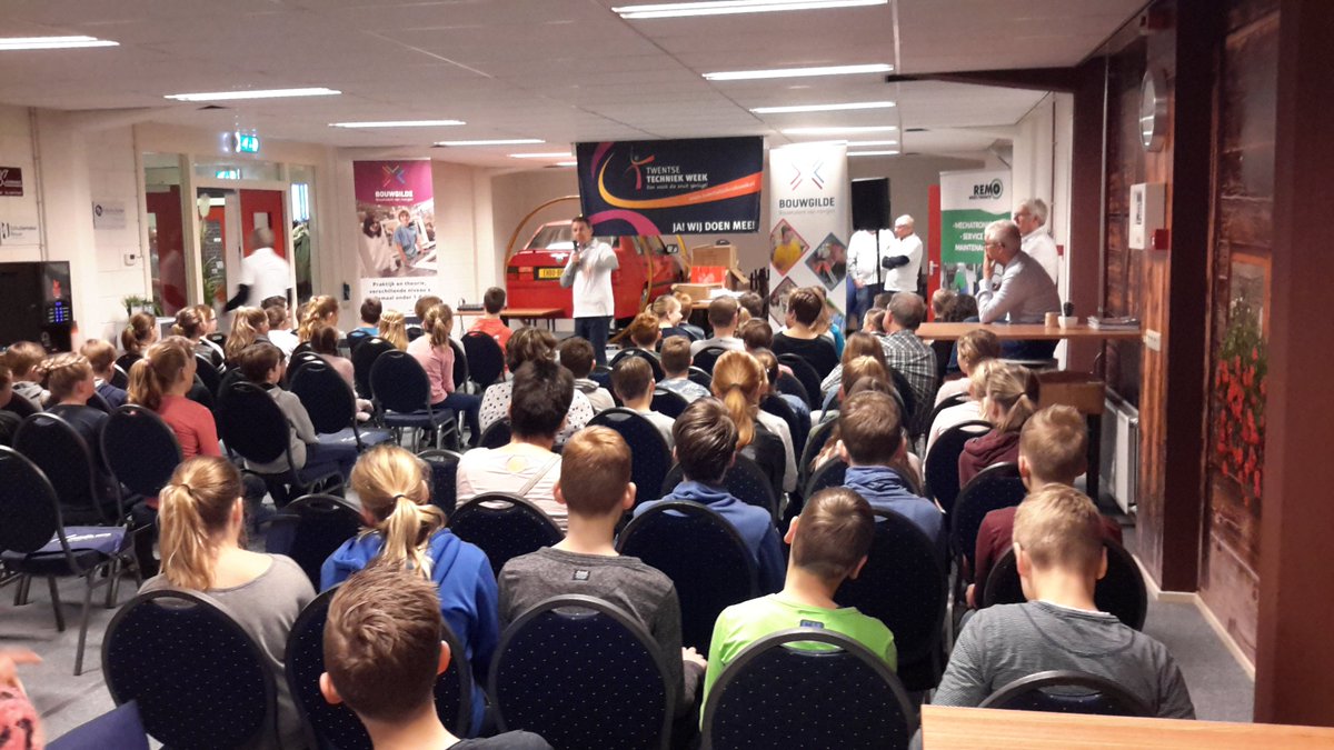 OTL_RH's tweet photo. Wat een geweldige Twentse Techniek Week! De kinderen waren heel enthousiast! Het thema dit jaar was, 'Bouw het huis van de toekomst'. 👍 https://t.co/FS4VMD6wnr