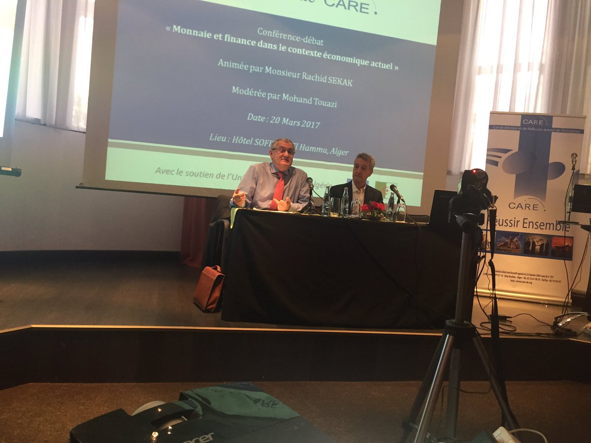 CareAlgeria's tweet photo. #lmc16 Sekkak :ca ne sert à rien de dire qu'on ne va pas s'endetter il faut au contraire s'y préparer! https://t.co/VloF950jm5