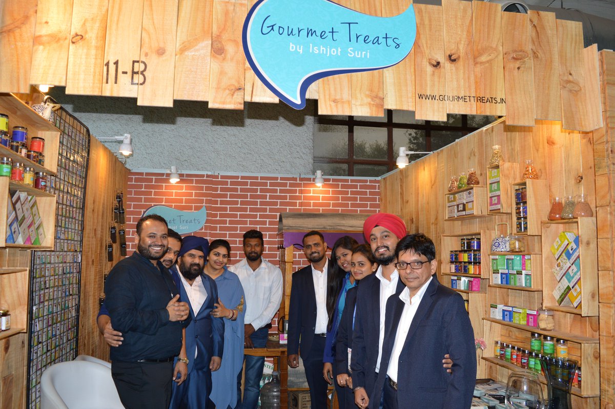Gourmetfied's tweet photo. Team #GourmetTreats at #Aahar2017 #GourmetTreats #Gourmetfied #FoodLove #Mumbai #Delhi https://t.co/MNz3QpN9q9