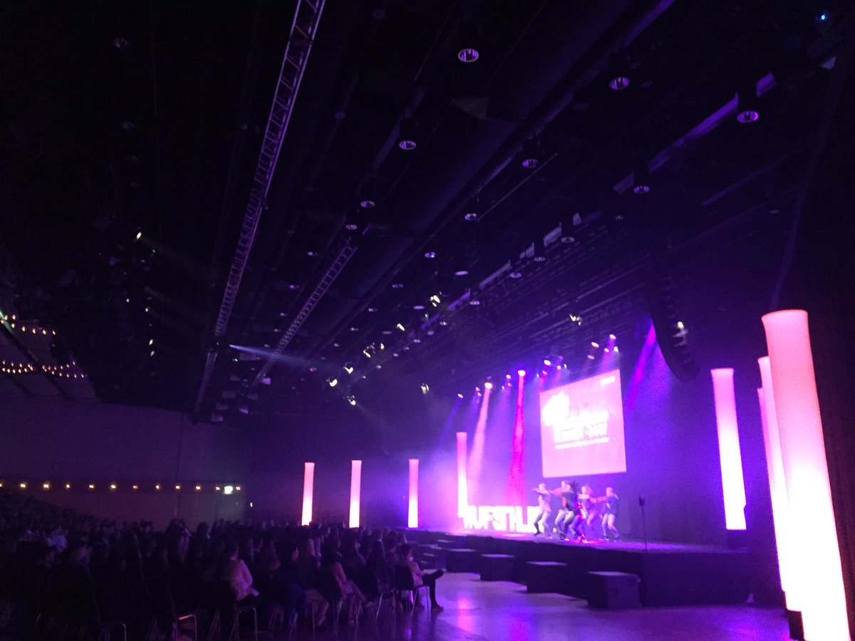 UFsthlm's tweet photo. Nu är vi igång med regional uf-mässa dag 1. Vi ses på Stockholmsmässan! @UFsthlm #epr2017 https://t.co/FyqzrVZ0JP