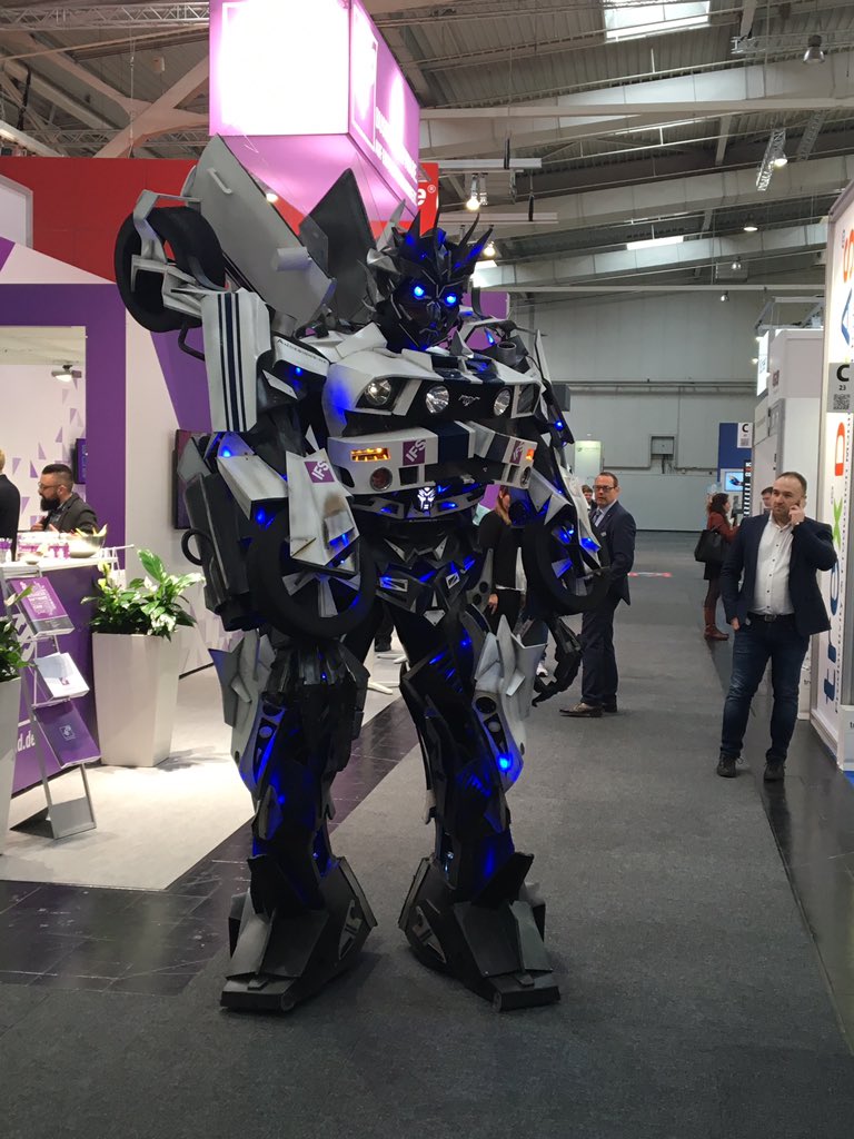 Es geht los! Die CeBIT-Woche startet in Halle 5. #CeBIT17