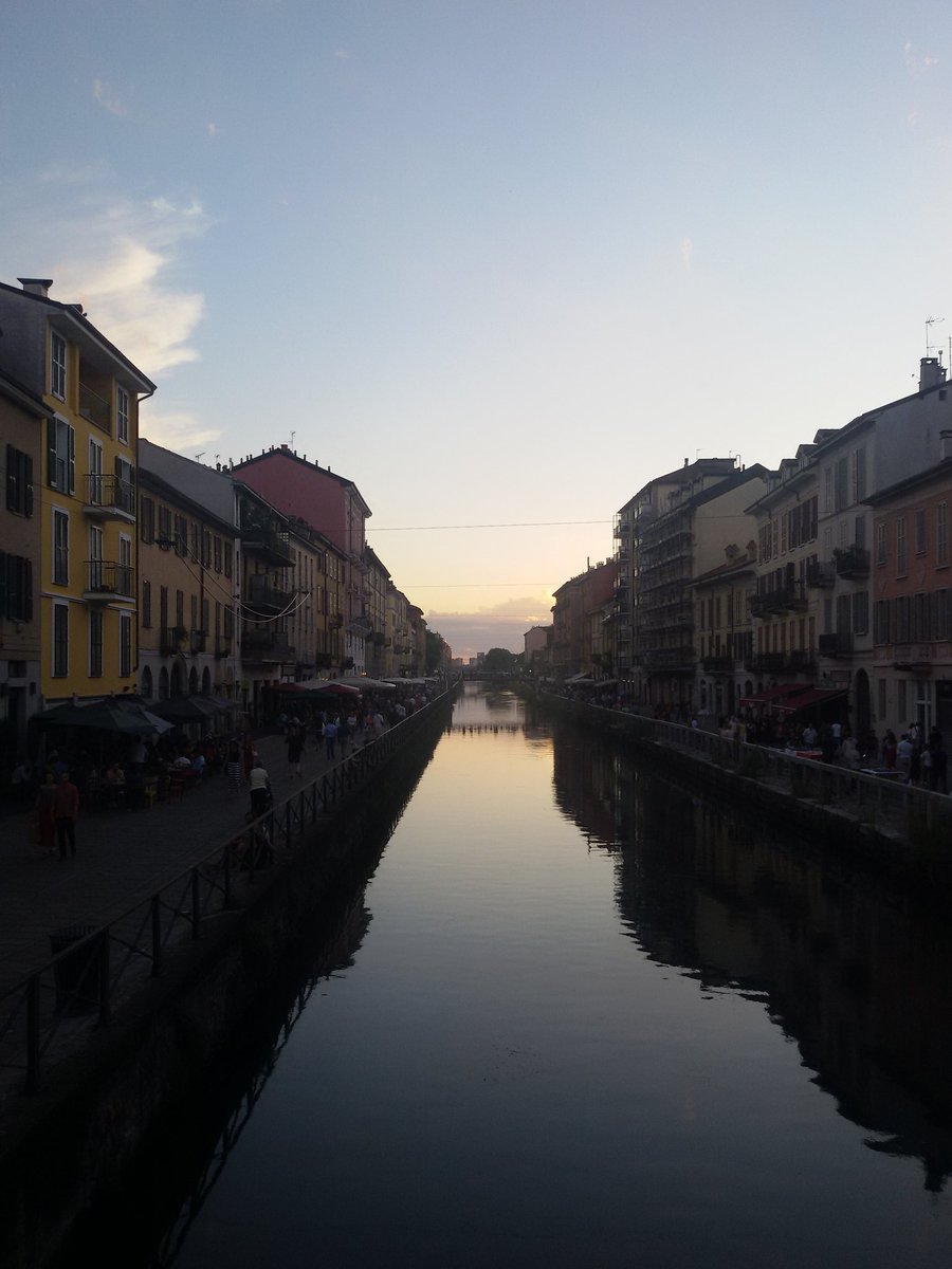 I colori maturano la notte.

Alda Merini 

#LuoghiLetterari 

I Navigli 

@CasaLettori 
@FieraMilanoSpa 
@bitmilano