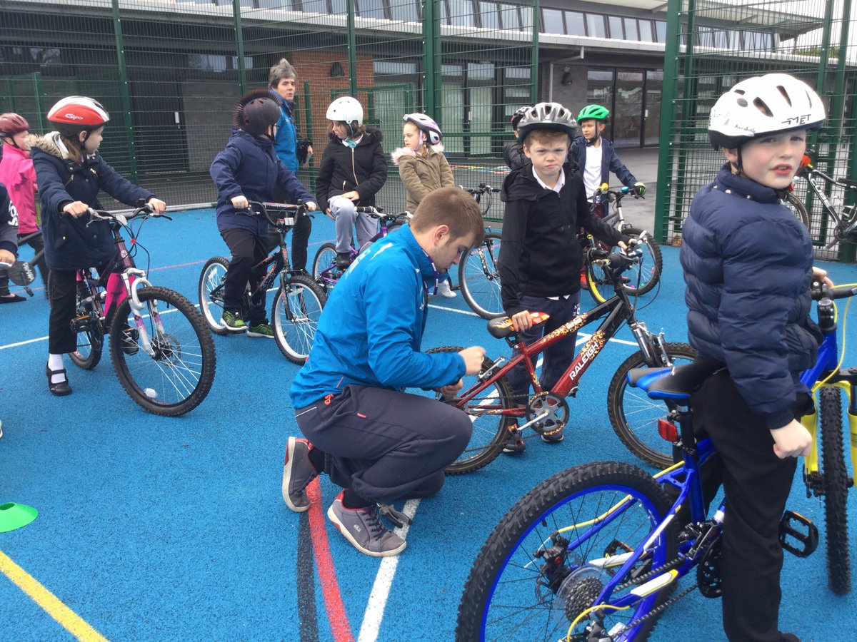 ColeshillHeath's tweet photo. Year 4 get ready to ride...and they are off! Love Bikeability. https://t.co/J328cyncOX
