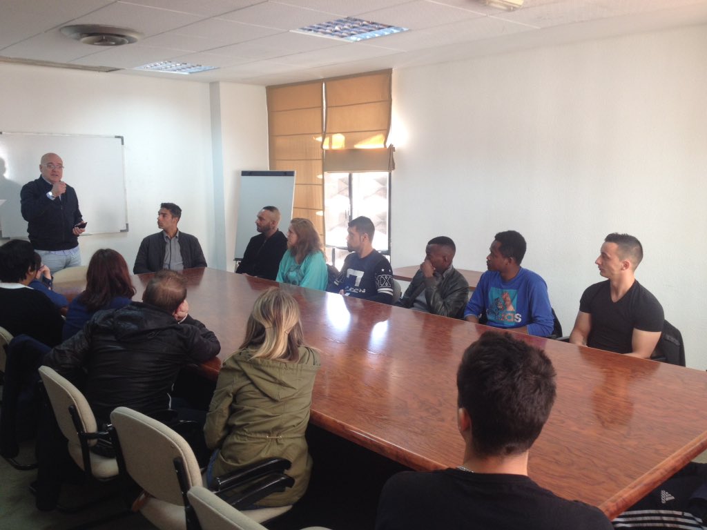 Entrevistandonos con los alumnos del curso de ayudante de cocina del punto format INCORPORA con Fejidif y la Obra social de La Caixa. Futuro