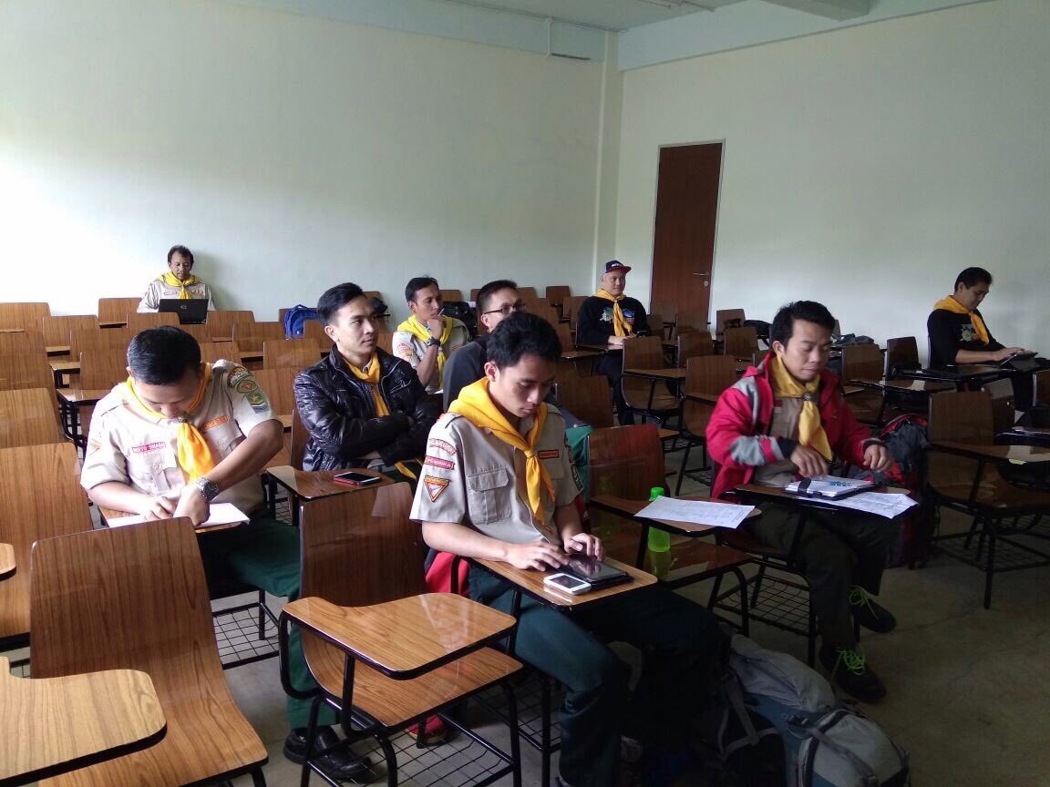 MGRIndonesia's tweet photo. Sekolah Advent Setiabudi, Bandung: Peserta dan Pembina berkumpul dan belajar bersama di #praMGRVIII https://t.co/GfW6pESTpx