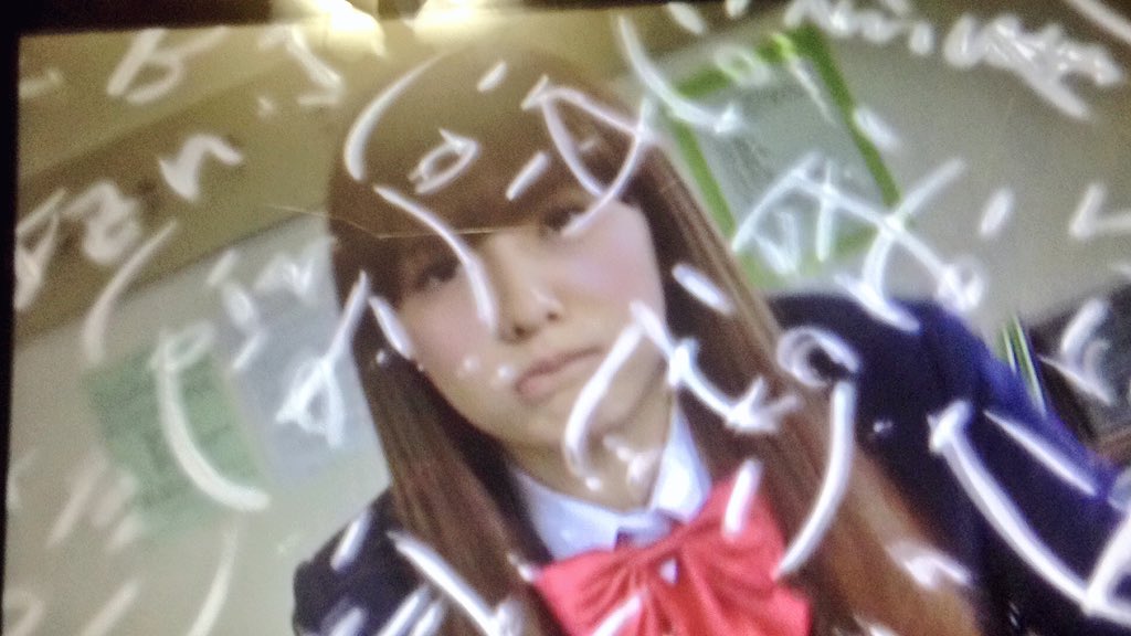 chaew1108's tweet photo. 数学と格闘するじよん😵❣️
 #kamilia #知英 #ジヨン #KARA #URAKARA https://t.co/jLVAQeMk3w