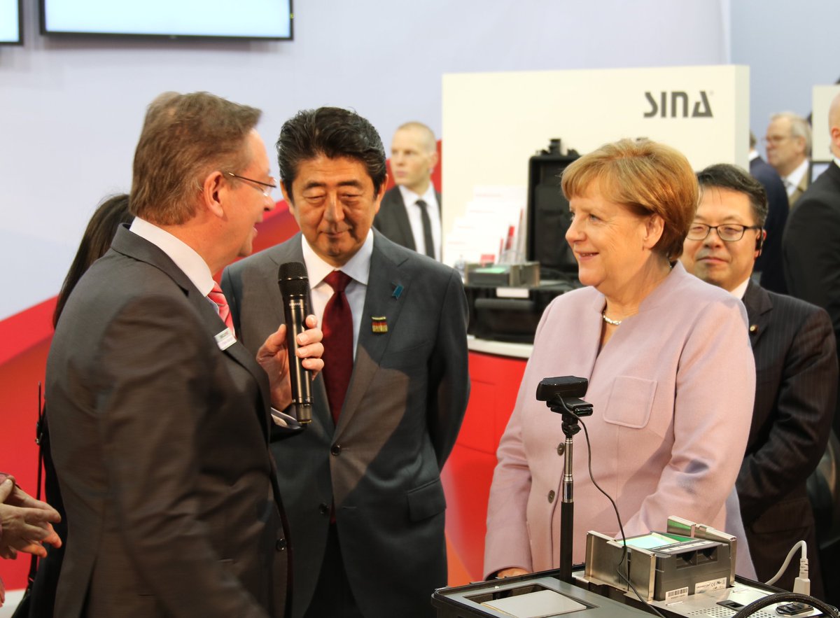 secunet_AG's tweet photo. Toller #CeBIT17 Messeauftakt für secunet: BK Dr. Merkel zu Gast mit PM Abe. #Smartborders #IDkit https://t.co/sfCITnIhW2